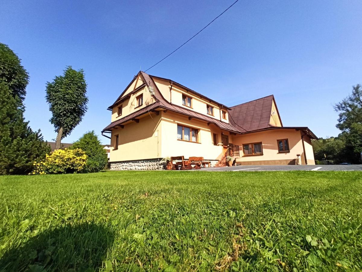 Brzoskwiniowy Dom Apartment Banska Nizna Exterior photo